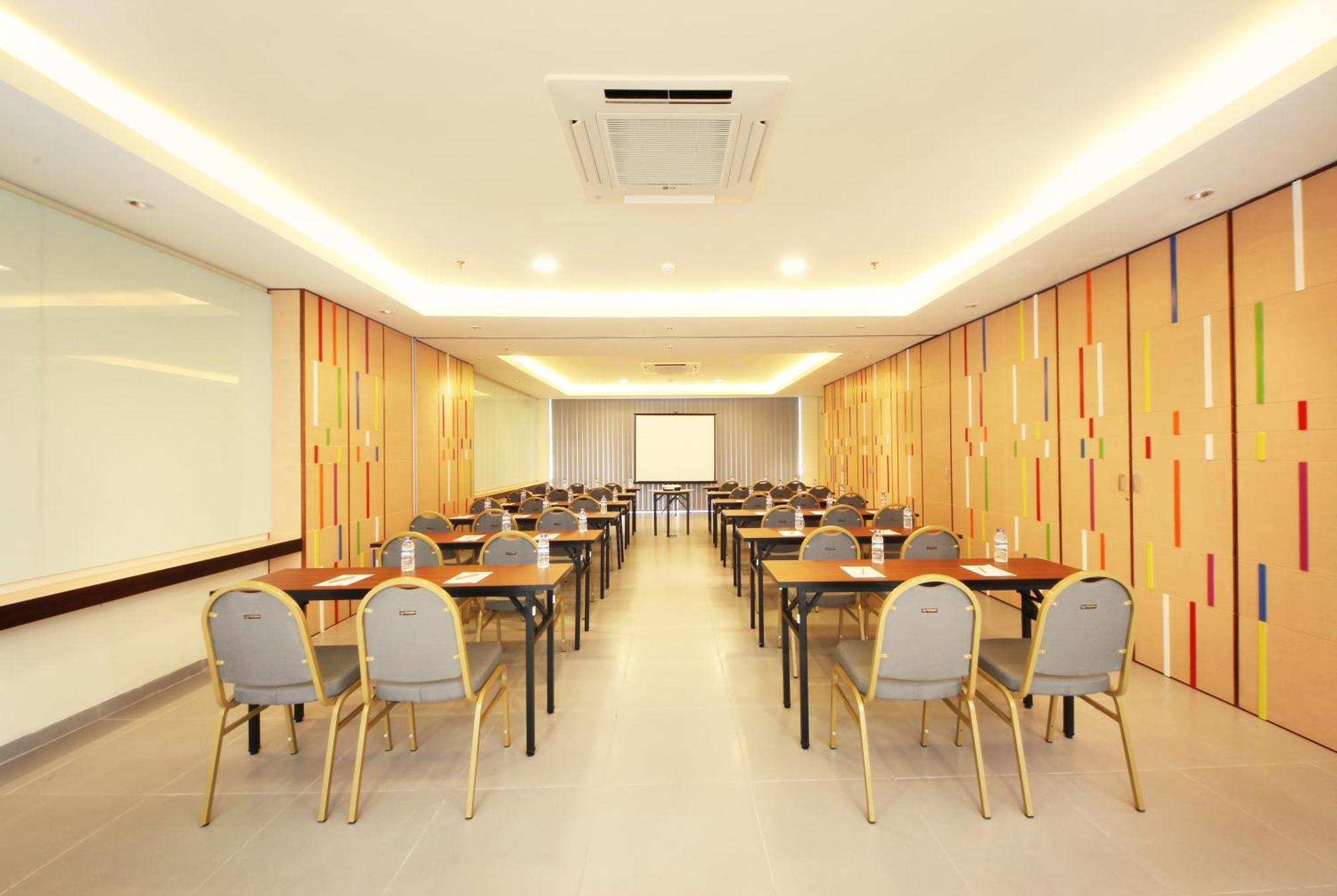 Pop! Hotel Sangaji Джокьякарта Экстерьер фото